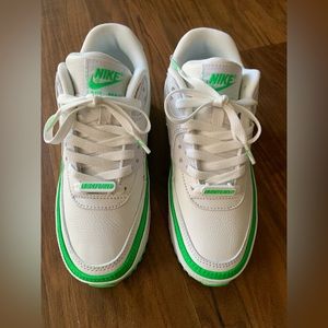 Undefeated Nike Air Max 90 green and white, size 4.5 Youth/6 women’s, never worn